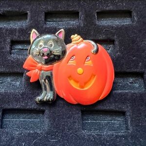 Vintage Norcross Cat & Pumpkin Brooch Pin - Made in Hong Kong
